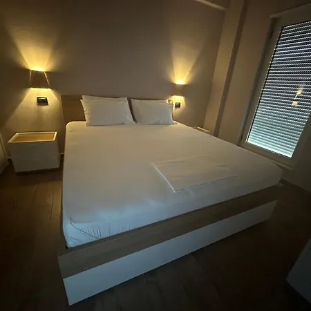 Sea View Beachfront Balcony Wifi Vista Mare * Durrës