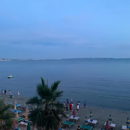 Apartament Sea View Beachfront Balcony Wifi Vista Mare *